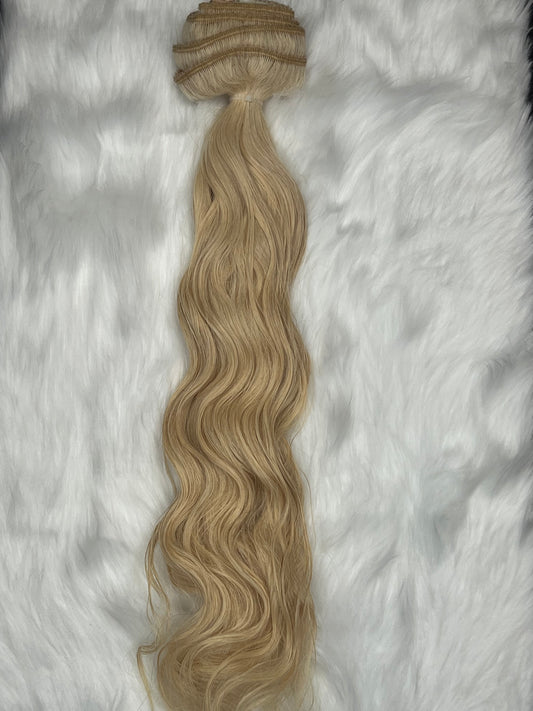 LUX Raw Wavy Blonde #613 Clip-In Extensions