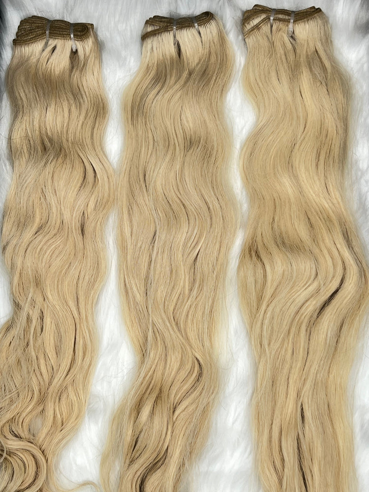 LUX Exclusive Raw Blonde #613 Wavy Hair